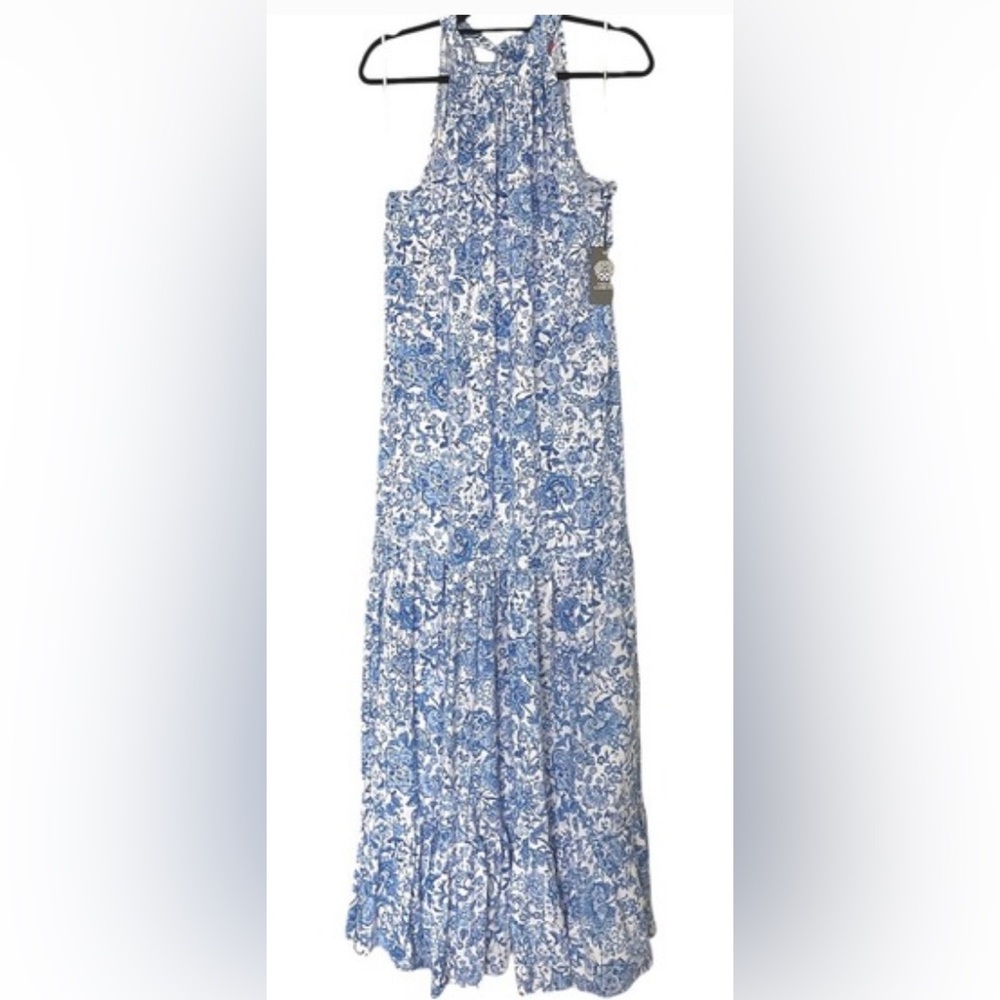 This Vince Camuto dress features a high neck and sleeveless design XL 042669